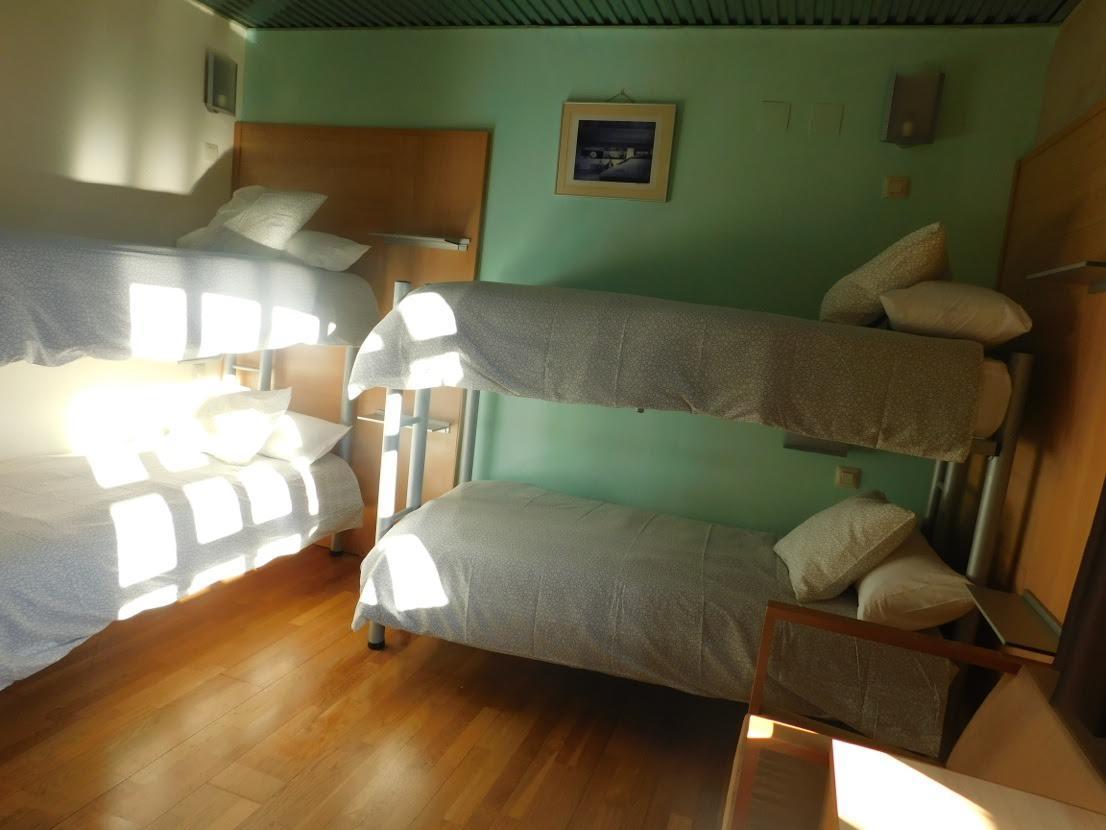 Via De La Plata Hervas Hostel Kültér fotó