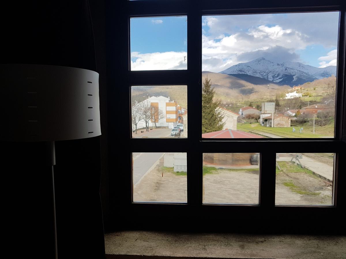 Via De La Plata Hervas Hostel Kültér fotó