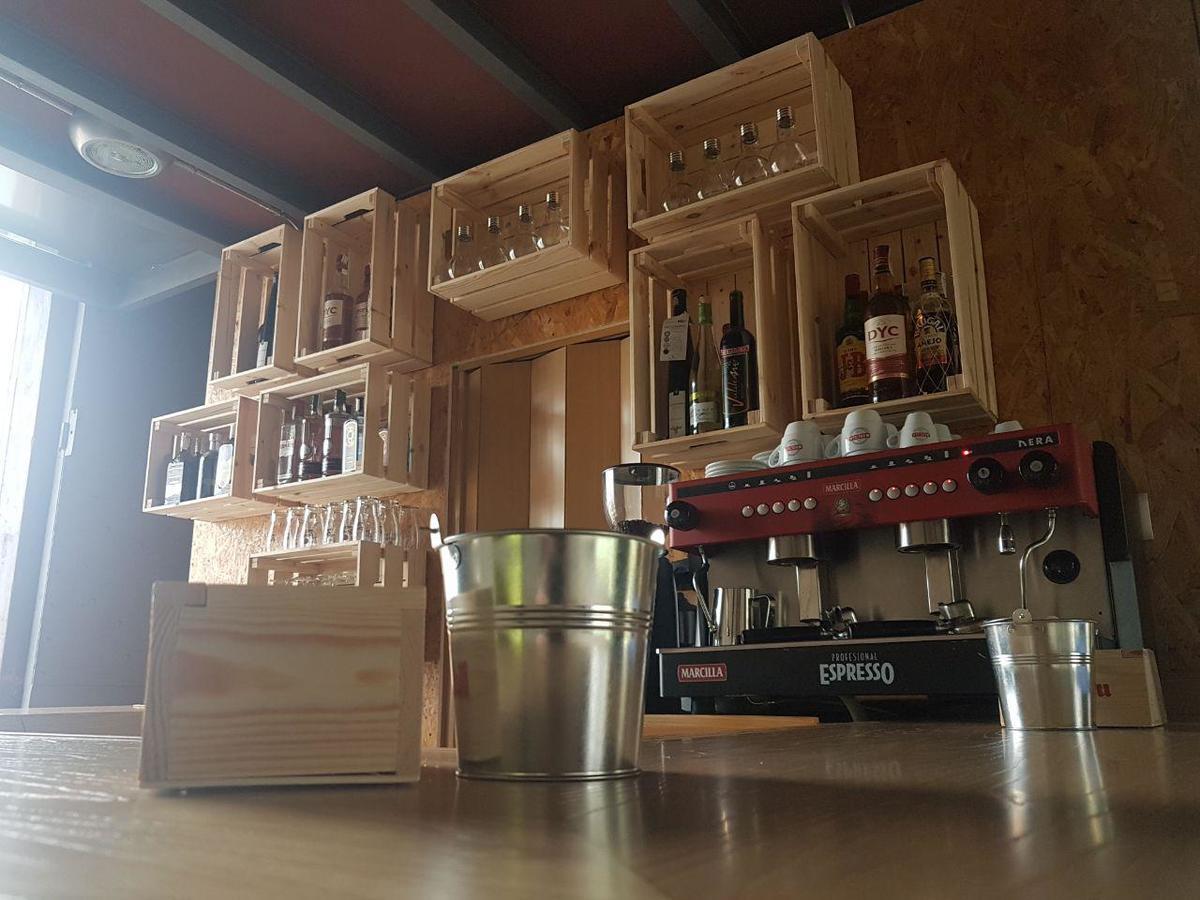 Via De La Plata Hervas Hostel Kültér fotó
